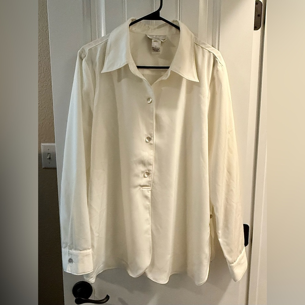 Susan Graver Cream Top| Long sleeve| Large| 100%polyester